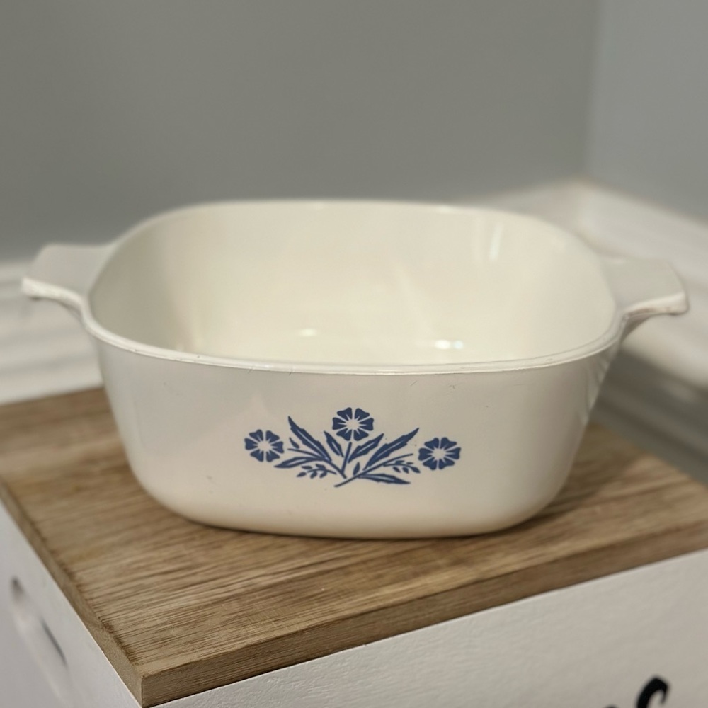 VINTAGE 1960-1961 Corning Ware Blue Cornflower 1 1/2 qt RARE